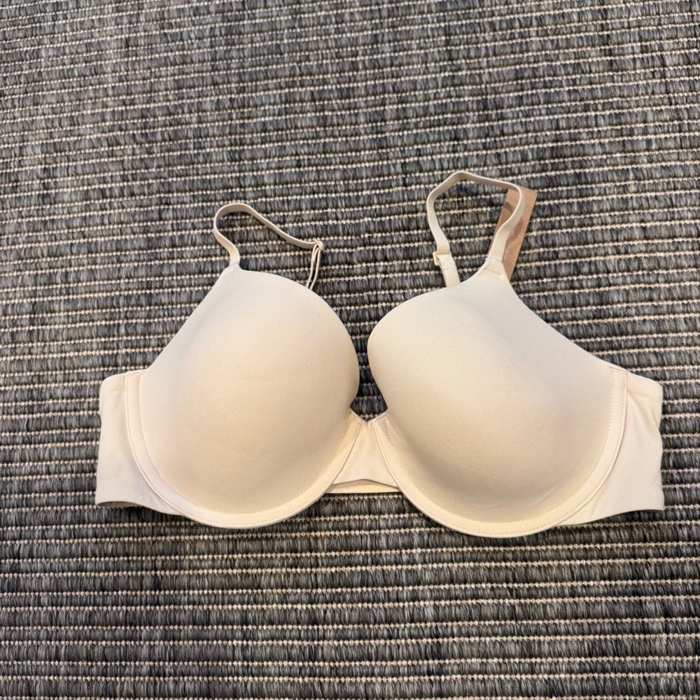 SKIMS Fits Everybody T-shirt Bra in Sand